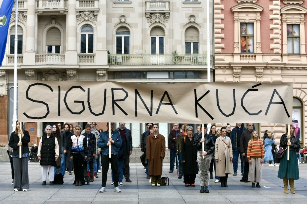 Održan četvrti, posljednji performans kao najava predstave "Sigurna kuća"